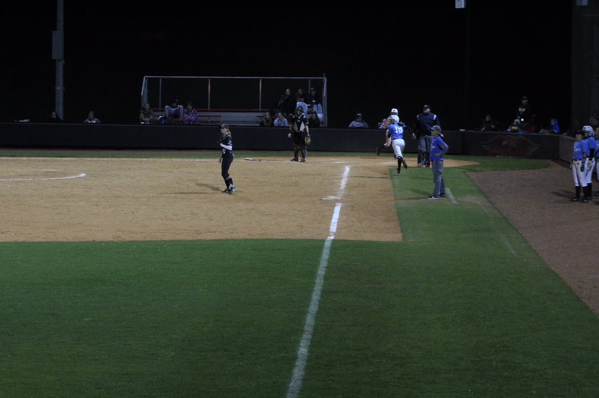 FCA_MMCRedhawks's tweet photo. @RlifeMmc @baseballmmc @MMCSoftball https://t.co/rMNoGSvSeh