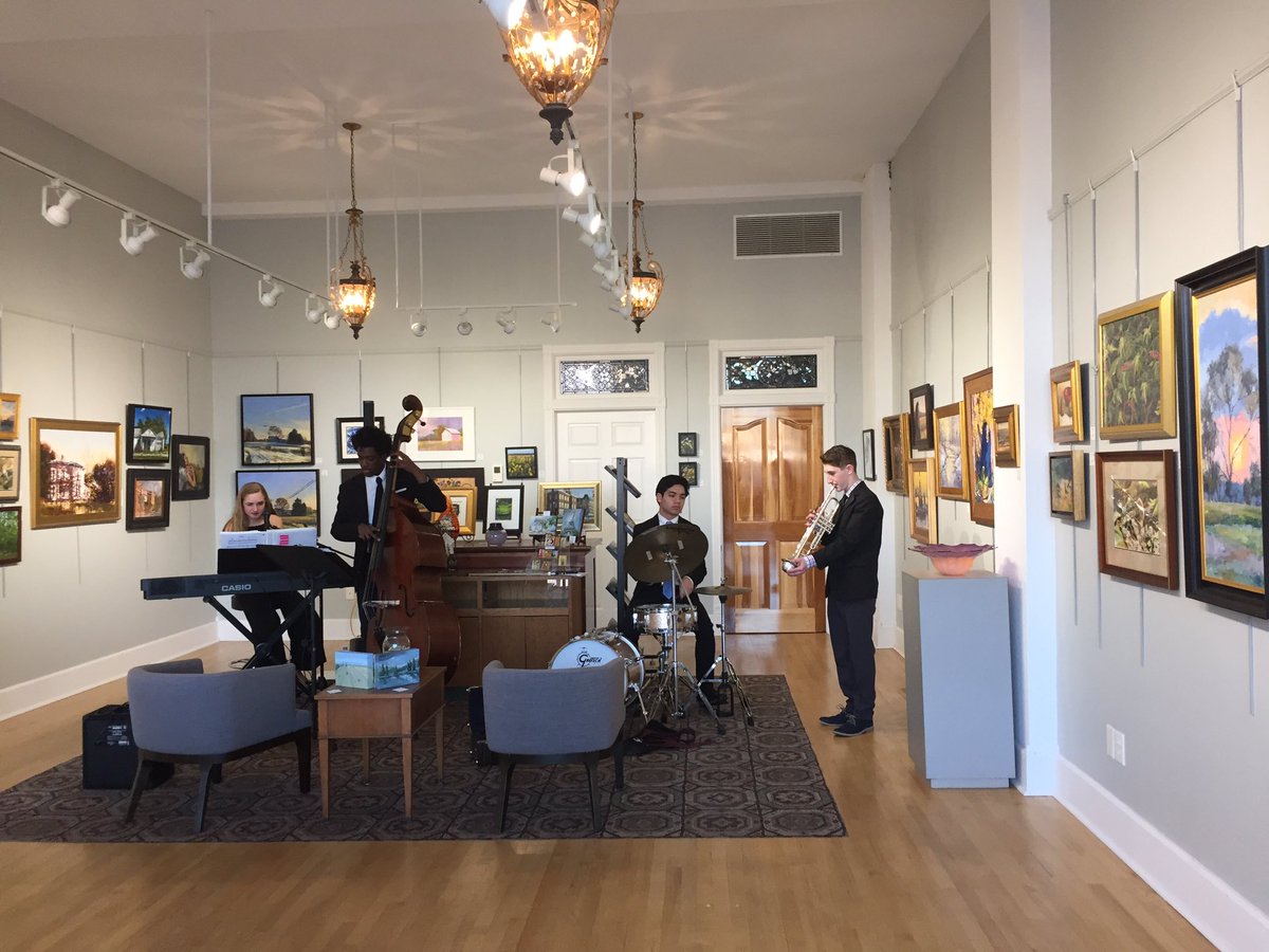 chrisebelcher's tweet photo. @MainStreetJazz3 Playing at Hoosier Salon. Come on out!  @carmelartdesign https://t.co/mE6odOBf5Y