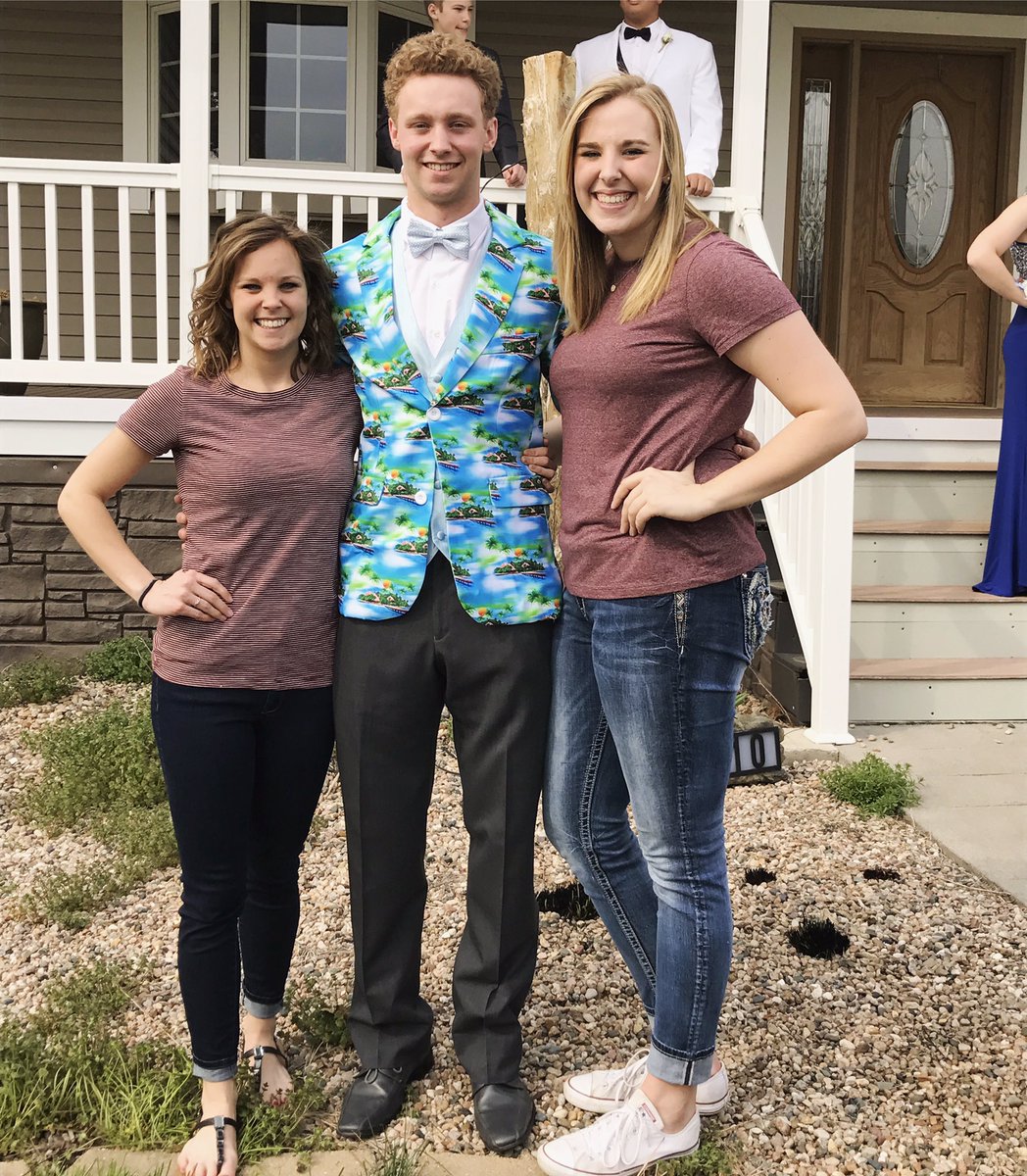 jennahabegger25's tweet photo. Three Kids and Seven Proms ago the Habegger Dynasty began. Tonight that Dynasty ends. It's been real, Pawnee City High. π#ItsAHabeggerThing https://t.co/4OD2PPiYso