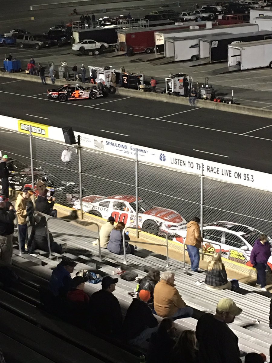 AdamCole10's tweet photo. The Sam Ard tribute car of @PeytonSellers currently sits P1 @SoBoSpeedway57 under red flag. #happy60sobo #samard https://t.co/zZ6ThijrHB