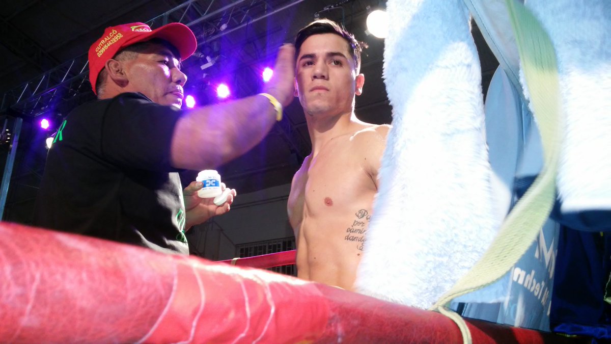 299Deportes's tweet photo. #ChivasTime debuta de local en Superligero, Damián "Chiva" Rojas Vs Chavo Chávez de Mendoza. El de Cutral Co fue recibido con ovación #Box https://t.co/yJCPHUQkFn
