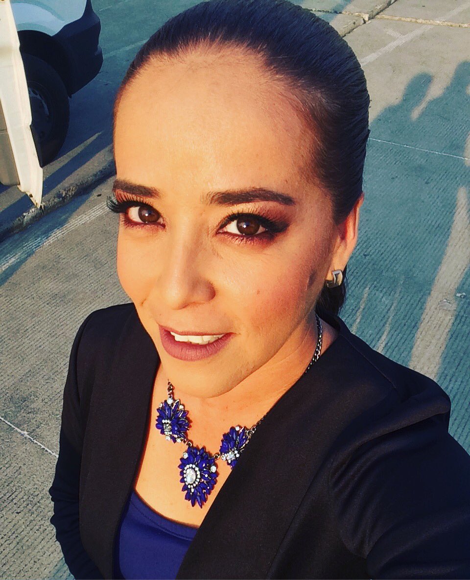 chapis_herrera's tweet photo. Ready to work!!! #Chivas vs #Puebla #J13 #Clau2017 👁👁❤️😍 https://t.co/CfnxqXwJ3y