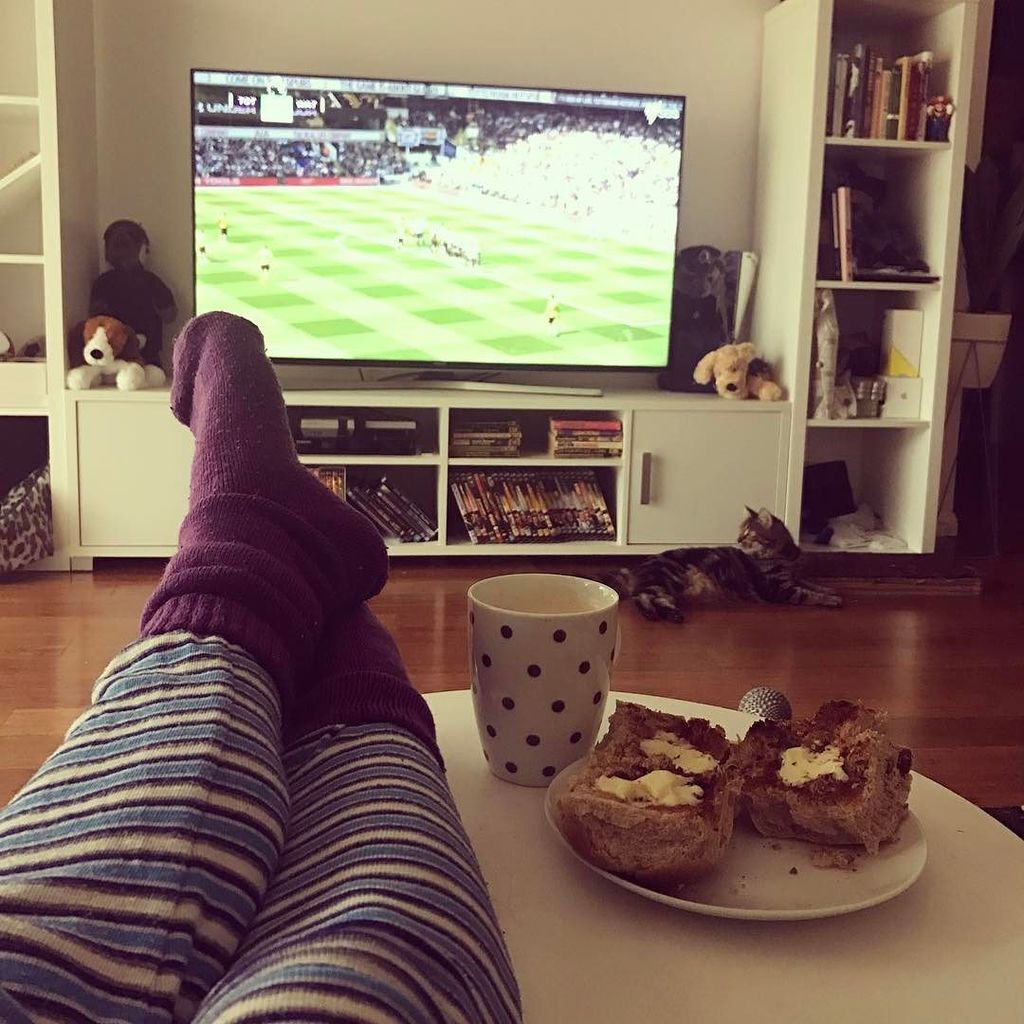 cindyn's tweet photo. Yup... even my thermals are blue and white!
#thermals #explorersocks #coffee #hotcrossbuns #footballontv https://t.co/01HS2cxcjg https://t.co/EM6o6Xo8Dm