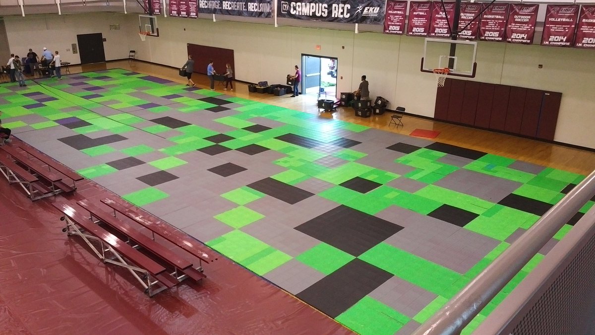 EKUStudentLife's tweet photo. The REC has been transformed for the night into Richmond's greatest roller rink  Join @EKUStudentLife in 1 hr. Don't worry, we have skates! https://t.co/mxXGwbfjfP