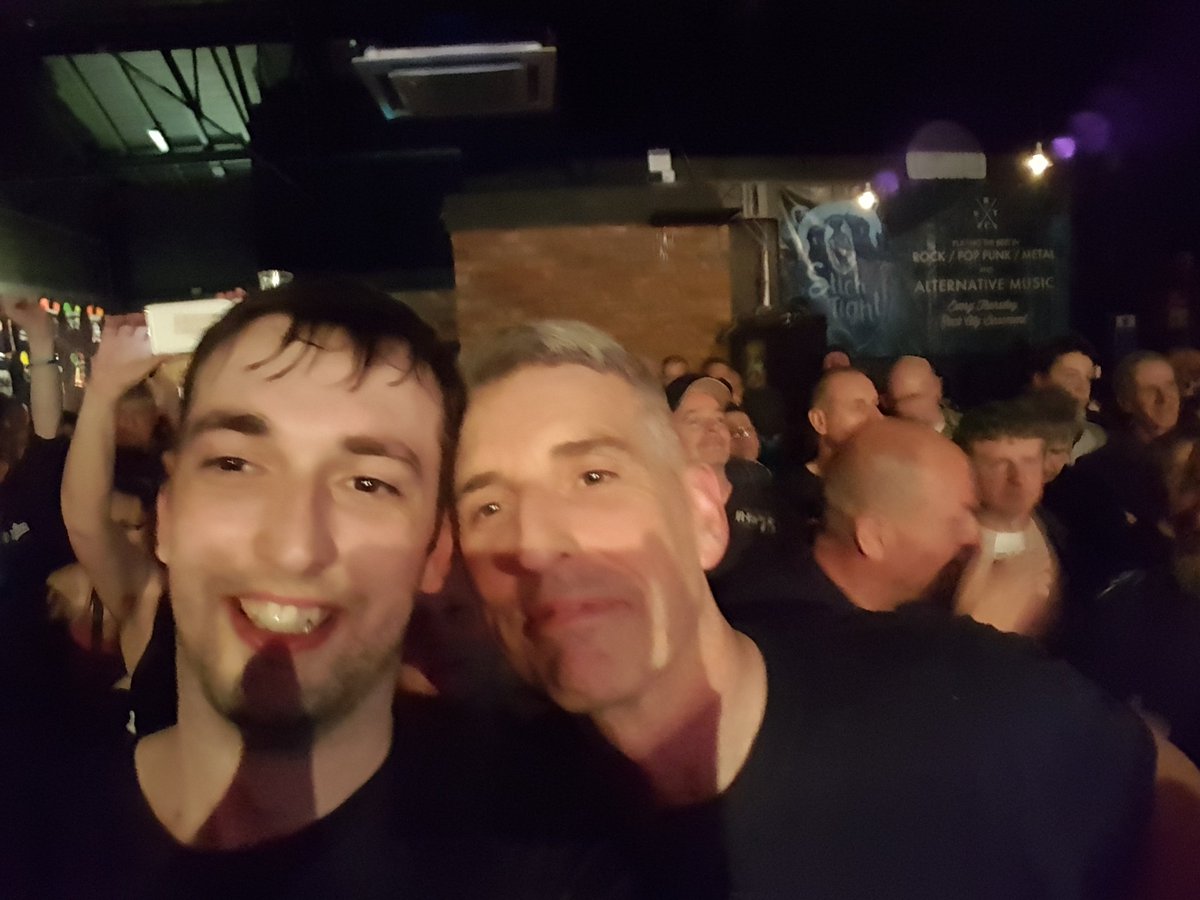 icedem0nz's tweet photo. @WilsonHire entry for photo of the month. Quality father/ son time @Rock_City_Notts with your operations manager #dirtboxdisco #dirtboxday https://t.co/yPnN2lob1U