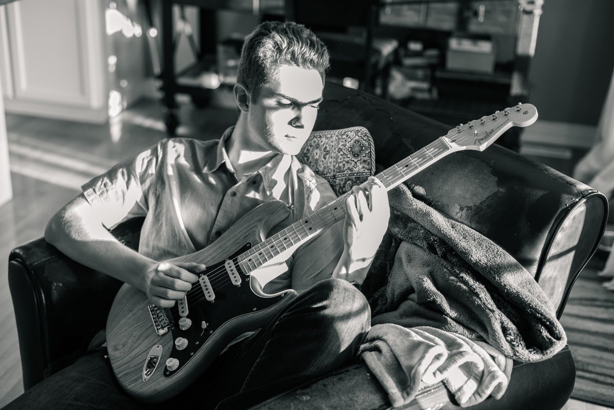 macandemmusic's tweet photo. New addition to the family...
@Fender #stratocaster oiled ash limited edition https://t.co/Hbxwqo75ju