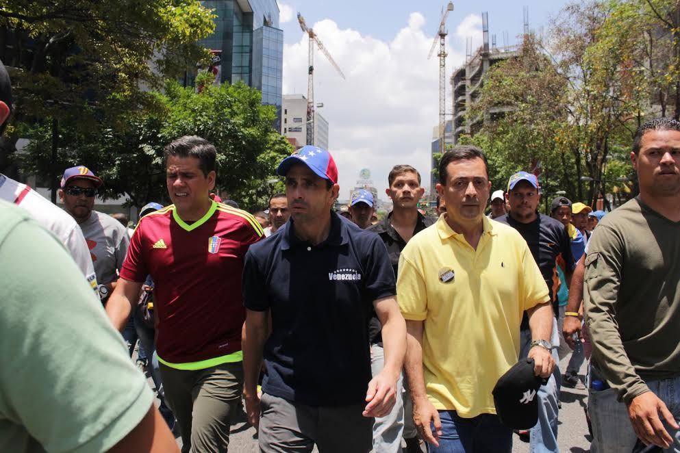 MUD_Cojedes's tweet photo. Capriles: Estamos a salvo, gracias a Dios no hay víctimas https://t.co/laPxBeuDU9… https://t.co/Kmbe9JWbAO @albertogalindez @LeoGamezUNIDAD