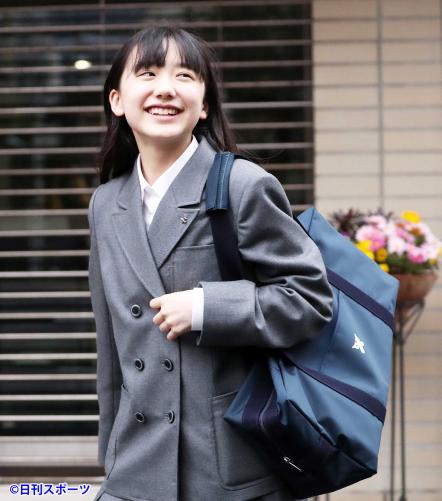 芦田愛菜の学校はどこ 中学高校と慶応義塾で成績優秀で制服がかわいい メモリア