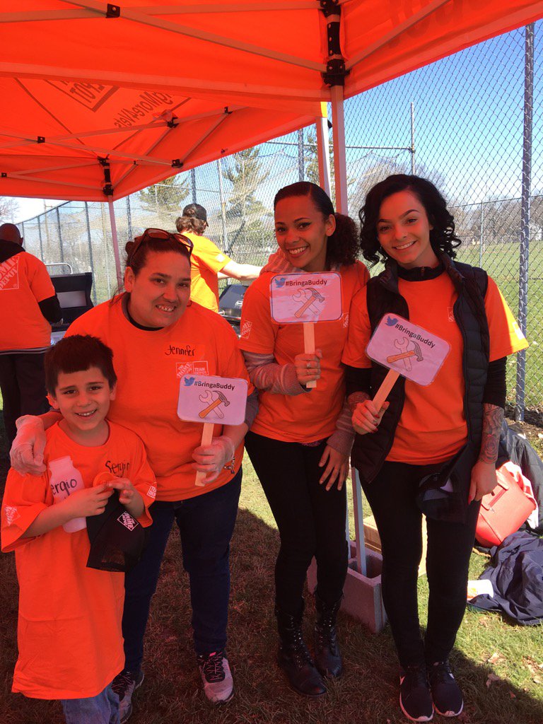 Diana_T_Tran's tweet image. These buddies rock the FrontEnd #Cf #opsStrong #bringabuddy @TeamDepot @Dave_Dawber @troyer_paige @JoshPaauwe2725