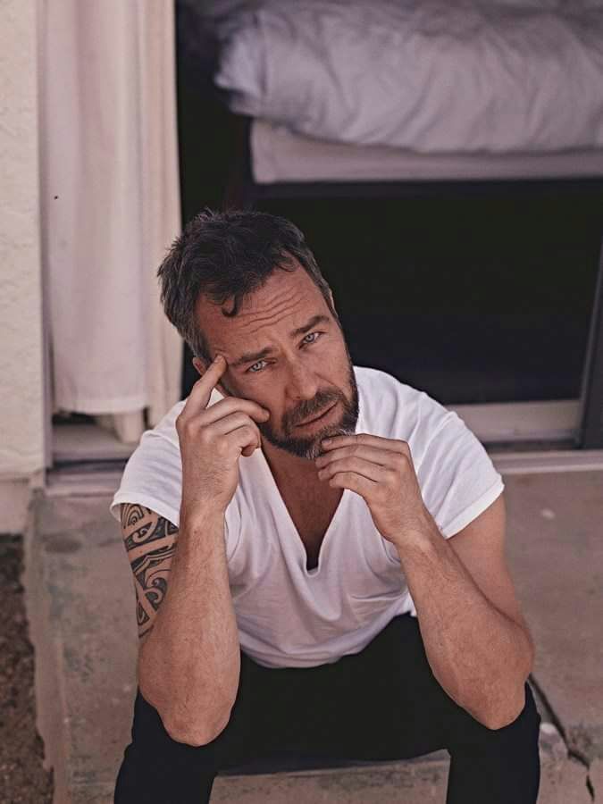 JR bourne cumple como 48 años y esta re bueno, Happy Birthday you are incredible 