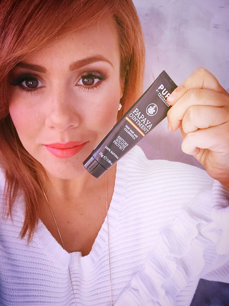 Autumn can =dry skin. Not with this little gem by <a href="/purebyphytocare/">PURE</a> &amp; best of all it's 💯% natural. #weekendessential #liptreatment #papaya