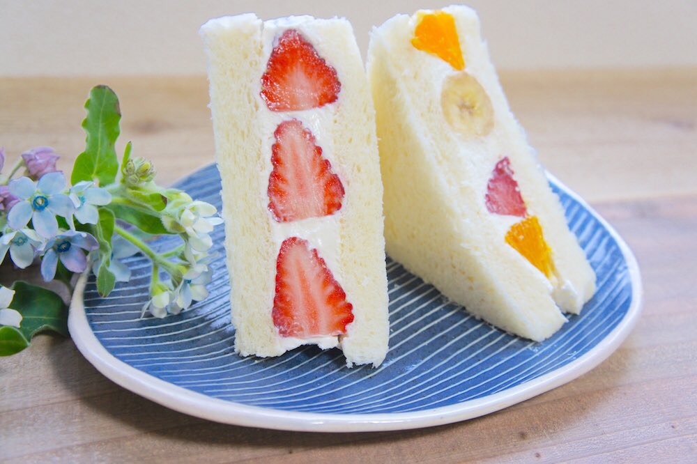 オチビサンにまつわるレシピをご紹介する #オチビの台所 今回は今の季節にぴったり!お花見や春のピクニックでも大活躍の「喫茶店みたいなフルーツサンド」のレシピです?スタッフ
こちらから→https://t.co/V0gD5vvxFR 