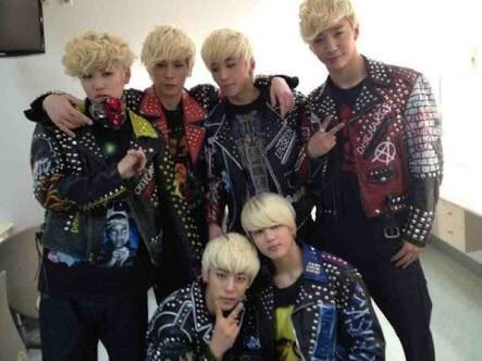 B2k. Стиль одежды рэперов. B. Дебют группы b. B2k band.