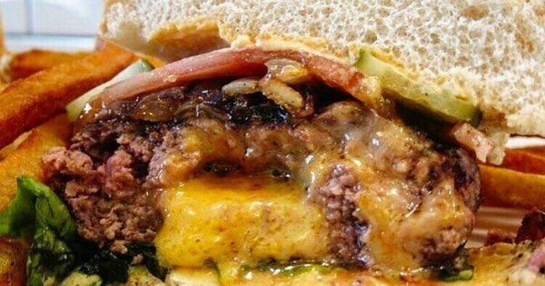 starvibes's tweet photo. #bahamabrands #bahamafood #bahamasfood We Just Pinned to #Food Burgers and Breadwiches: #burgerattia https://t.co/eW2HdecjaX https://t.co/NIp9OeyGzn