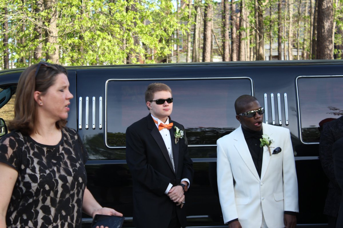 hrf0628's tweet photo. #HHSProm17 https://t.co/u8sBbqIfSM