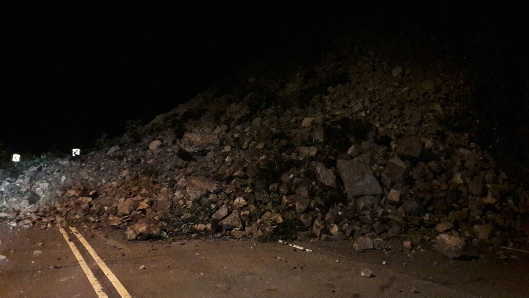 ricarsilva5's tweet photo. Vía Cuenca Molleturo cerrada por motivo de derrumbe en el km 63+300 utilizar vías alternas.  
@CTE_Azuay https://t.co/QwStBcxVz9