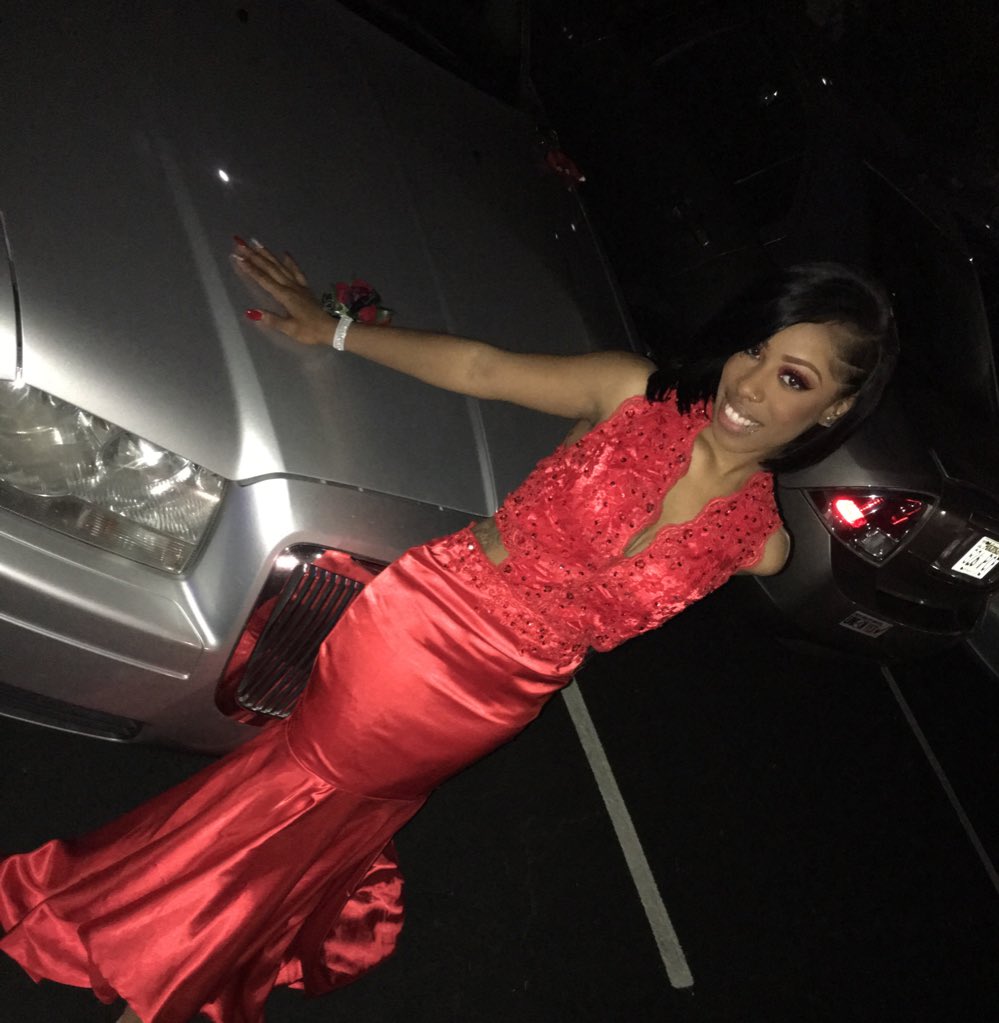 Tay_Raww's tweet photo. #CentralProm #central2k17prom #securedthebag https://t.co/pCuZp2cxhQ