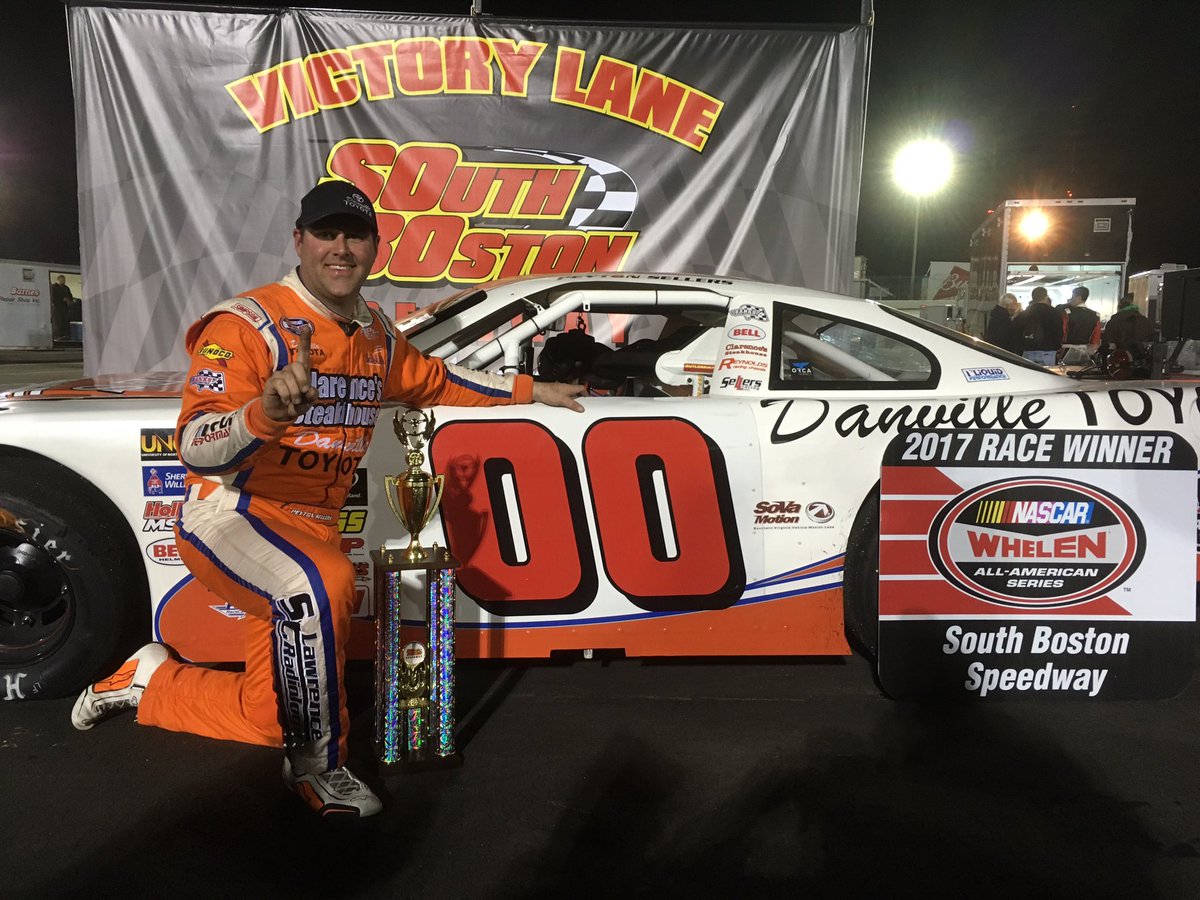 SoBoSpeedway57's tweet photo. . @PeytonSellers edges @LeePulliam11 and Austin Thaxton in the second 75 lap LMSC race https://t.co/VQdDmr1945