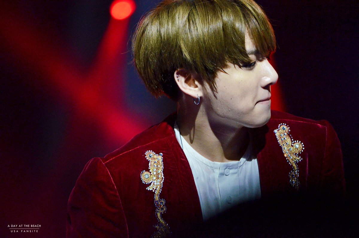 A DAY AT THE BEACH! tweet media