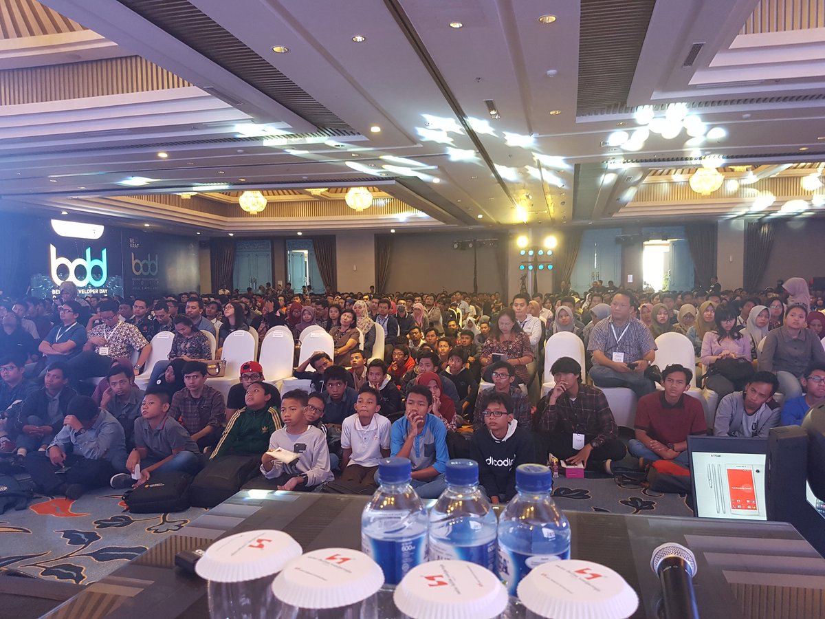 cantonaisme's tweet image. Luber sampai ke depan lho.. 

Joglosemar memang luar biasaaaaaaaa.. 

#BekrafDeveloperDay 
#KotaSolo