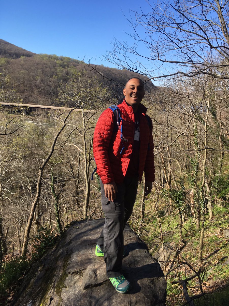 Reesemarks's tweet photo. Standing on giants shoulders @OutdoorAfro #AppalachianTrail @KEEN @thenorthface #harriettubman https://t.co/f9skLG5Mif