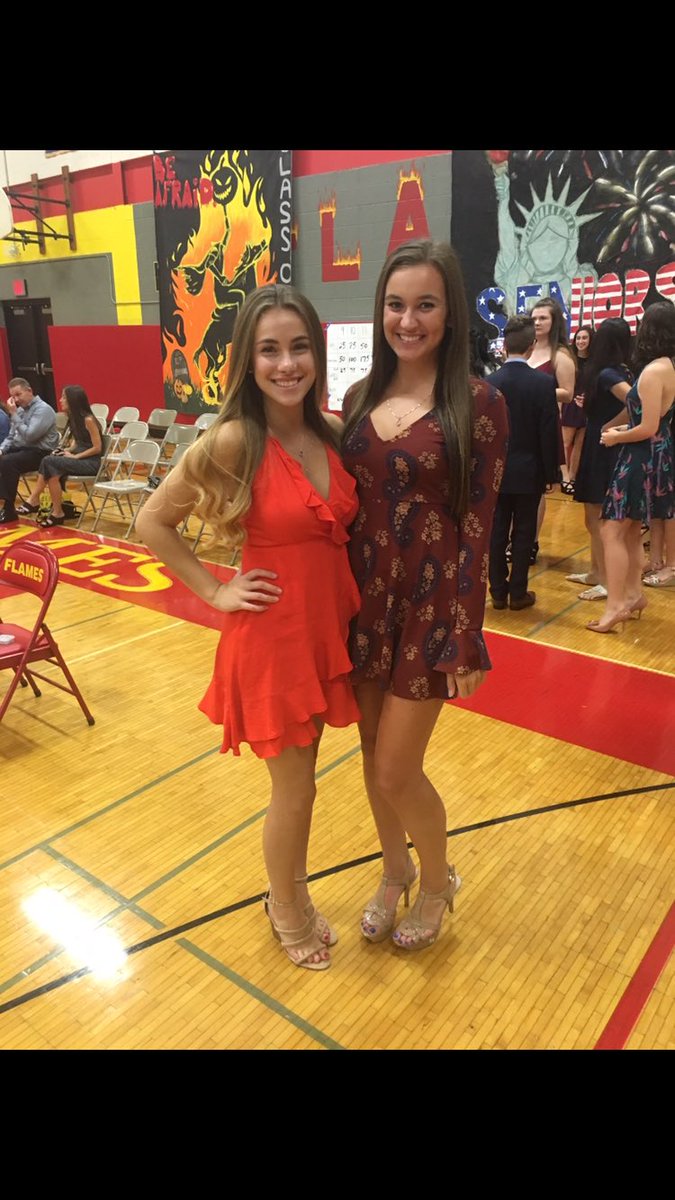 meredith_irving's tweet photo. Happy 18th babe ily❤️❤️ hope u had the best day!!🎈🎉#jocolin #soulmates @JLojacono https://t.co/QgCwTX2G6L