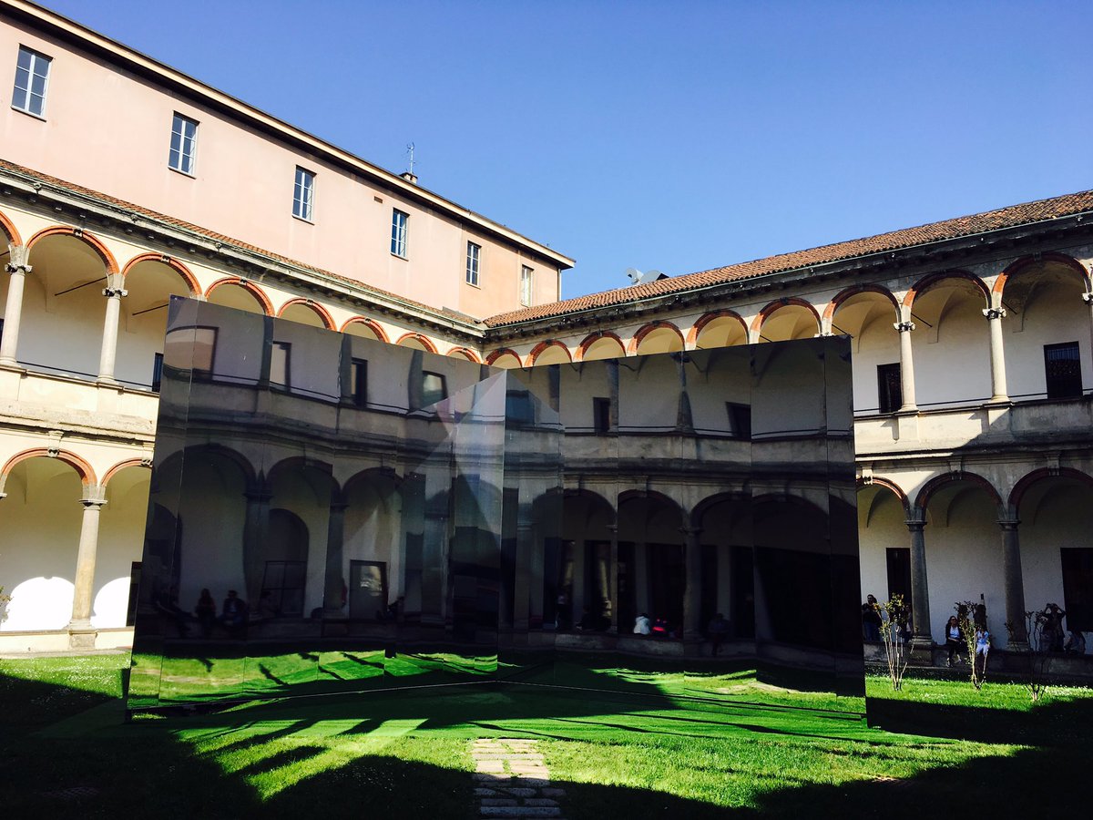 Gabri_Schiavone's tweet photo. Dentro al #Fuorisalone2017 { #IgersAllaDesignWeek } https://t.co/0MozicjtYP
