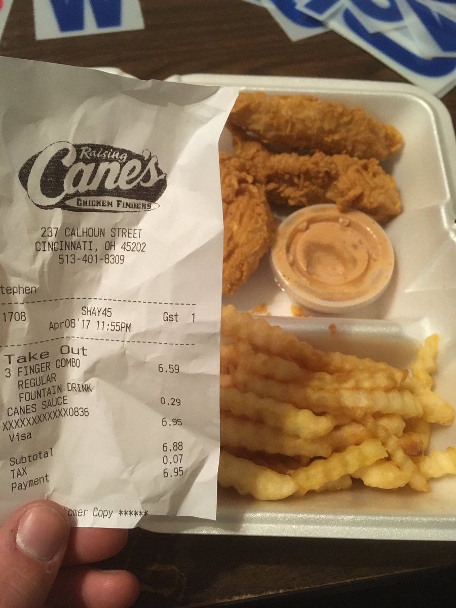 ShayCollins8's tweet photo. @Raising_Canes what the hell bro where's my extra sauce. Not cool man. Never eating at your establishment again. https://t.co/oEgwTKv4Vl