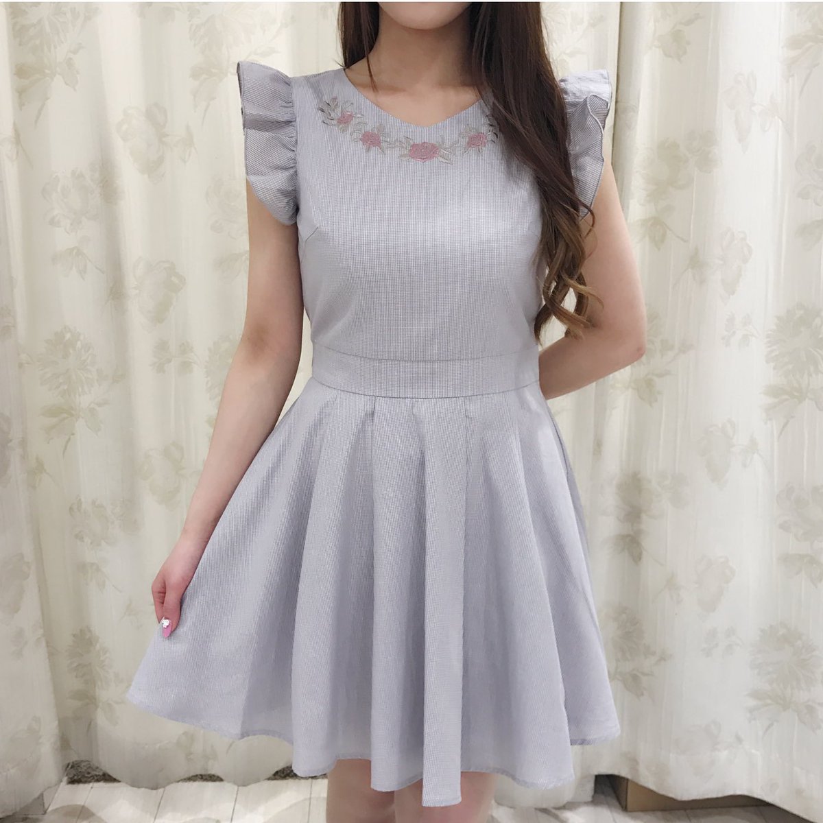 Evelyn Evelyn ラフォーレ原宿 早速大人気のコラボワンピ 刺繍ギンガムopのgyが原宿店では 一番人気となっております コラボアイテムにもポイントカードの 割引をお使い頂けますので お持ちの お客様はレジにてご提示ください 8 900 Tax