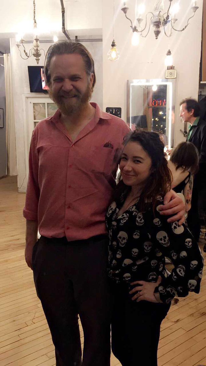 Visionsofviolet's tweet photo. @Danoff and I reading poetry and posing for pictures because that's a thing. https://t.co/p4QtpaGUXA