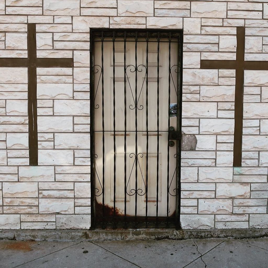 1sqft's tweet photo. #storefrontchurch #division #tv_hiddenbeauty #tv_streetlife #tv_streetart #mychicagopix #chicagogram #chiarchitect… https://t.co/WHao5nVeSn https://t.co/I7aTaxGx5c