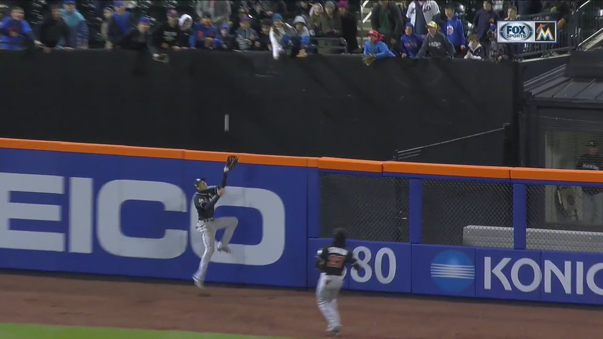 Image result for Christian Yelich catch vs Mets