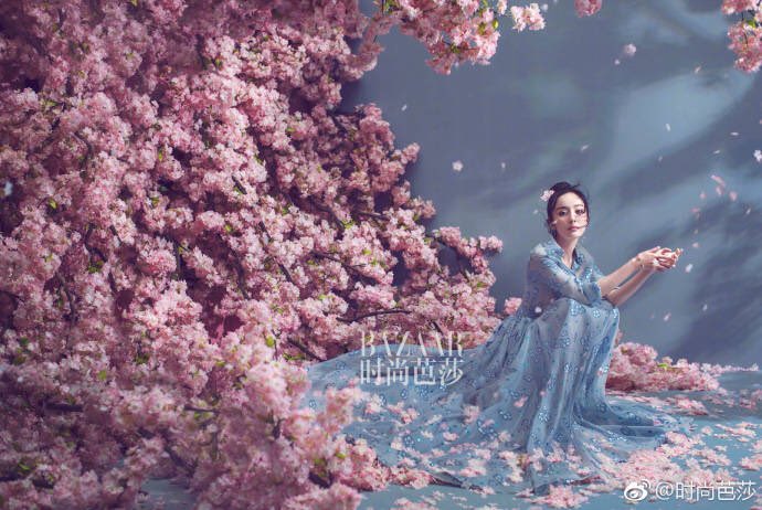 dramapotatoe's tweet photo. #YangMi for Bazaar - May issue.
#杨幂 #三生三世十里桃花 #EternalLove #cdrama #tenmilesofpeachblossom #赵又廷 #zhaoyouting #tltwtmpb https://t.co/MGgRecKCa3