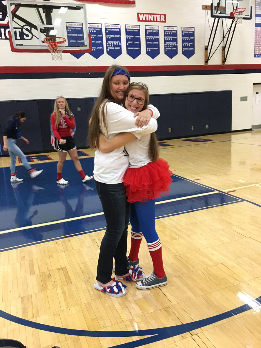 cbenson2001's tweet photo. happy birthday Bennett, love you forever and I hope your day is wonderful:)❤❤️ #lockerbuddiesforlife https://t.co/fiwFJhx2Gj