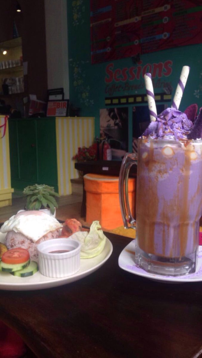 _McDimp's tweet photo. Stop number two! Sessions Cafe https://t.co/wCKpEkLc63