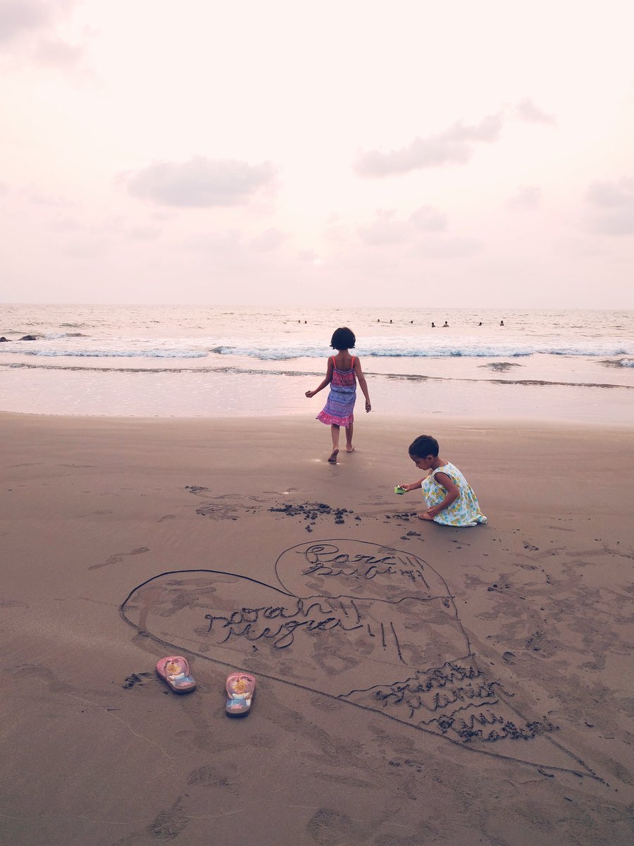ManishJaju's tweet photo. #Weekend rituals!

#beach #sea #goa #india #VSCO #beachvibes #photography #nexus6p #postcardsfromGoa #kidsplay #sandart https://t.co/ut2YjdNaYt