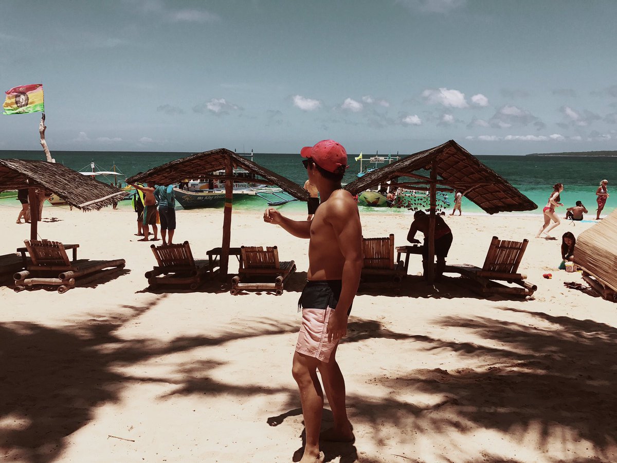 QueueThePodcast's tweet photo. Summer days are made by some more rays. I now begin my story of summer. β΅οΈπ΄πβοΈπ #QuinitoursBora #Villakwatsa https://t.co/qkjHaXzuL9