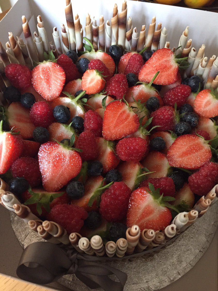 SarararaCoffee's tweet photo. There are lots of birthdays this week! And everyone has ordered our famous chocolate & fresh fruit cake.
#cakefactor
@bathindiechat https://t.co/0fWtUt1qyk