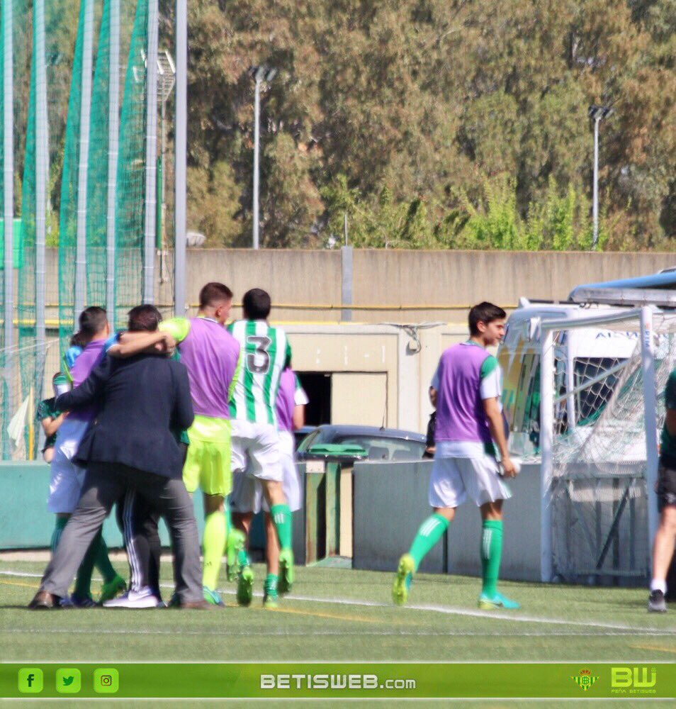 betisweb's tweet photo. 📸📸 De la celebración de los goles, al descanso #Betis DH - #Málaga 2-0 mi https://t.co/psZvGHn0FH