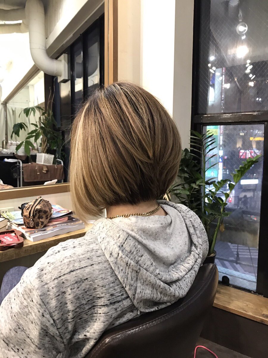 Lapisげんラピス 予約twitte ちゃんみな バッサリ前下がりボブにcut 髪の毛の痛みが気になってたので思い切って切りたかったみたい かなーりイメチェン これがまた 似合う似合う ロングに飽きたらこれでしょ