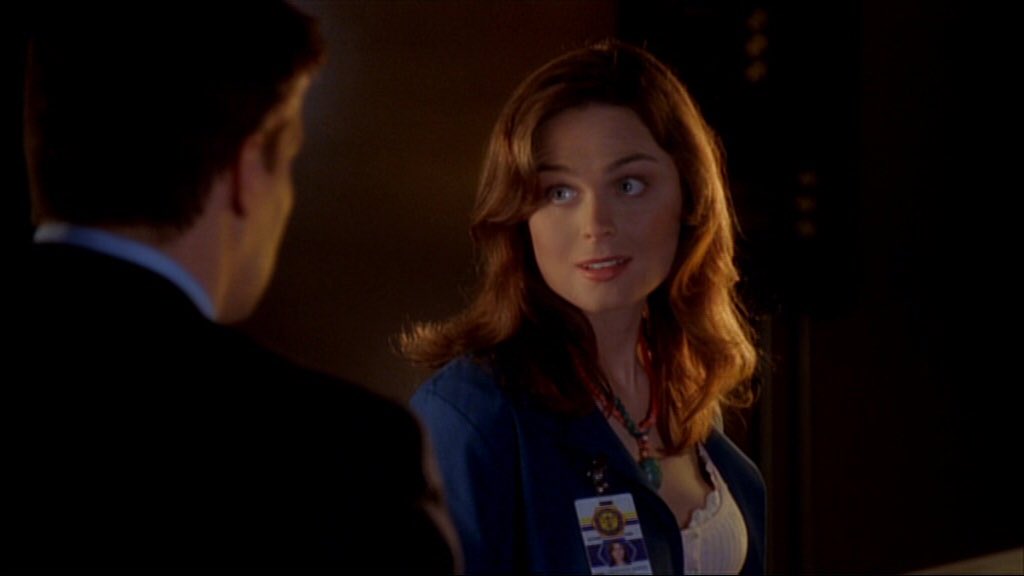bonescaps's tweet photo. Temperance Brennan in 1x03 https://t.co/8AMEUJipFR