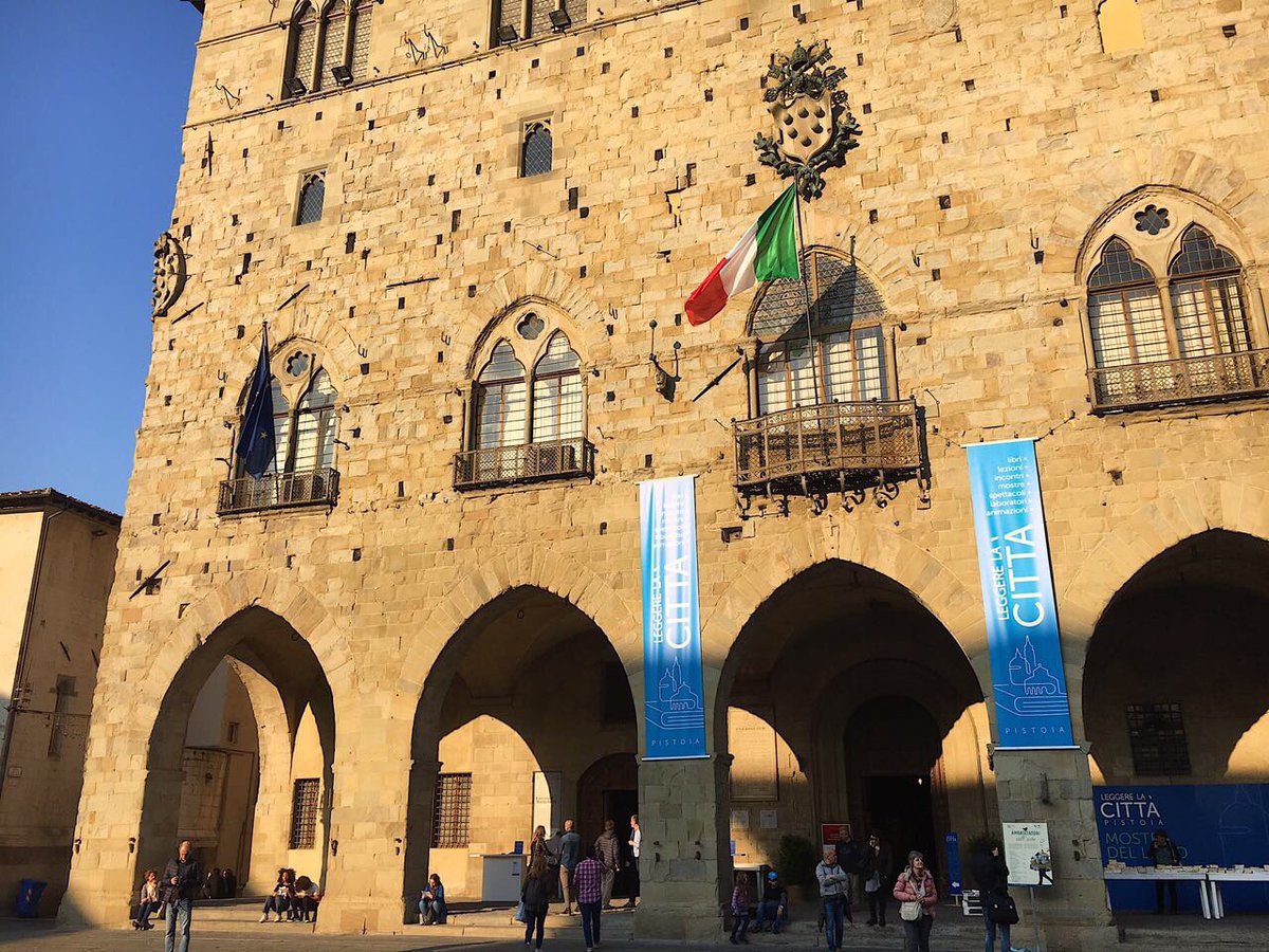 #leggerelacittà2017 continua oggi pomeriggio con molti eventi. Qui il programma completo ➡️leggerelacitta.it/programma/ #culturaècomunità