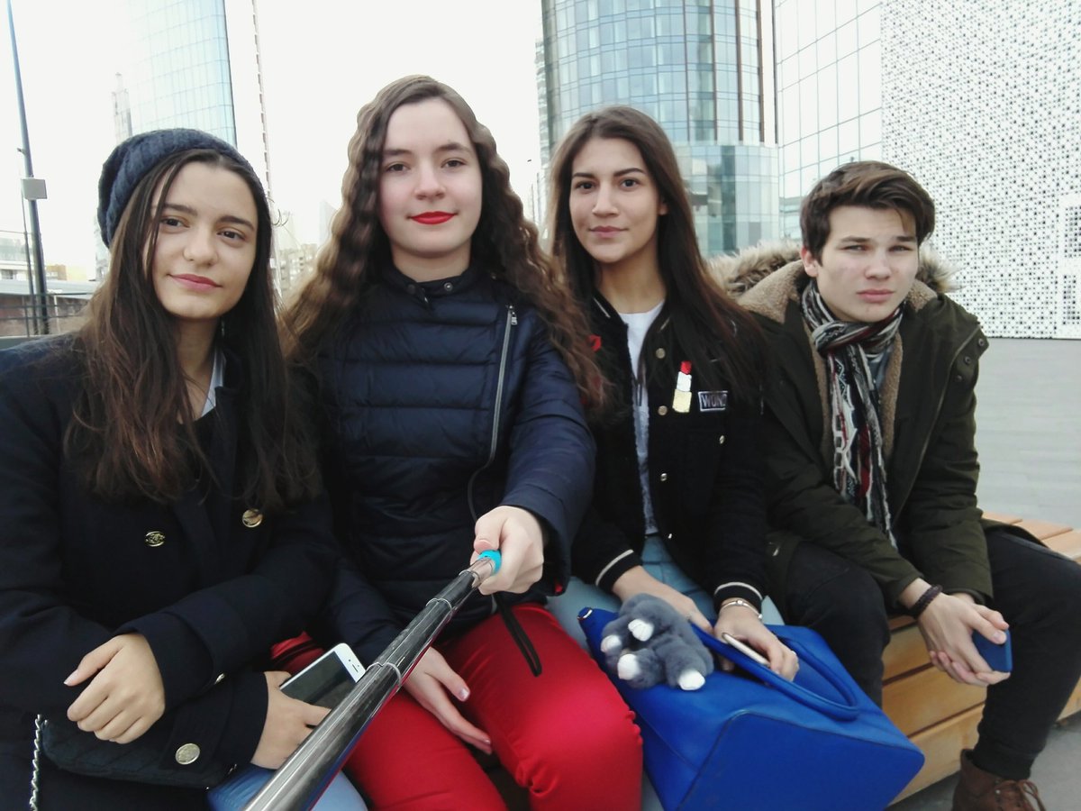 ValeriaNeon's tweet photo. Как всегда все прошло на Ура! ЛЮБЛЮ🤗💝 #signofthetimes #13ReasonsWhy #Japan #holiday2017 https://t.co/F2CmtuySFc