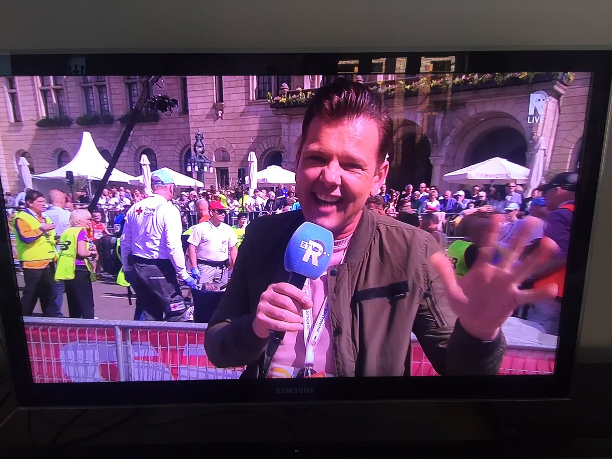 mediaholland's tweet photo. @RTV_Rijnmond @iDave010 #gesjellig #daveopdemotor #laatstelopert https://t.co/dBPGvTfImT