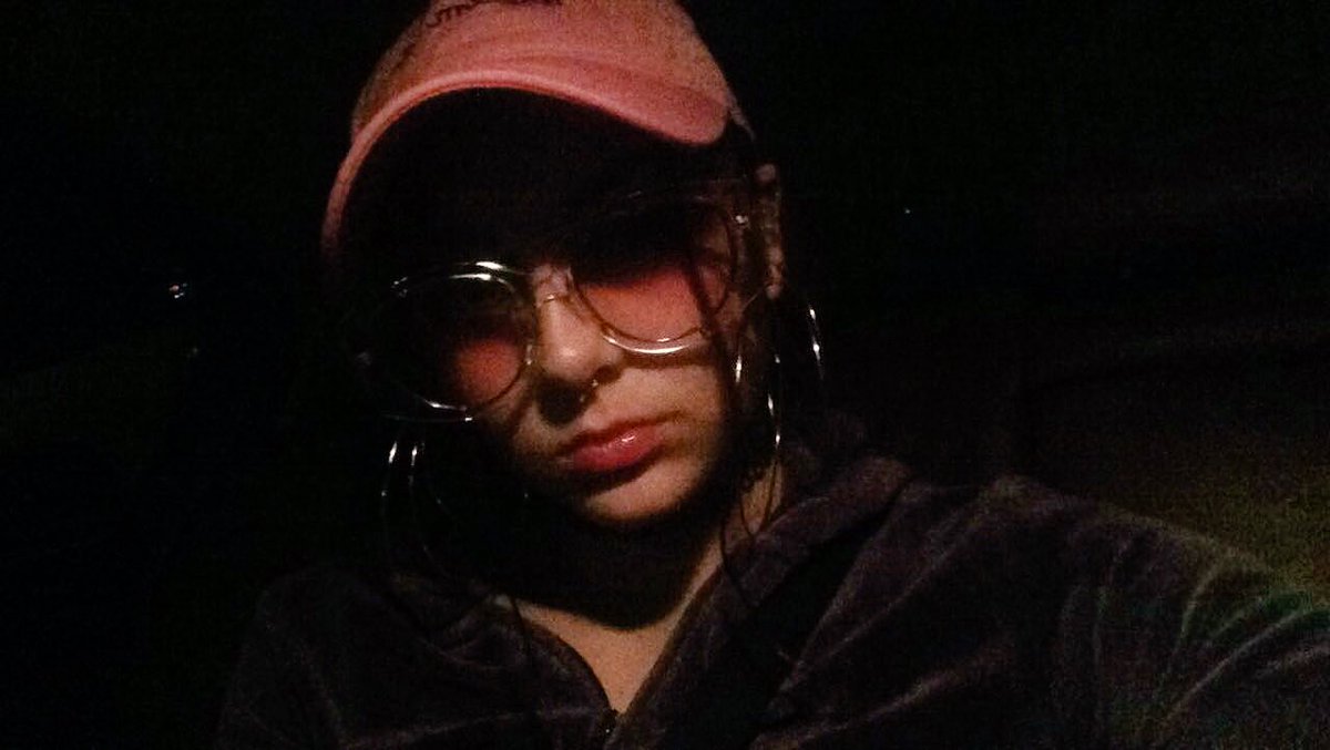 michaelaaaaa_C's tweet photo. Got some new glasses 😏 https://t.co/EQFSj8T81I
