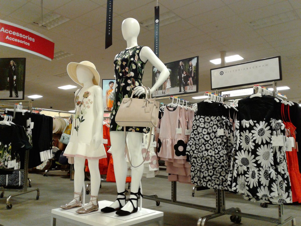 MollyMerch's tweet image. #VictoriaBeckhamfortarget is here!! 😍 @SamanthaVMML @DerinBriggs