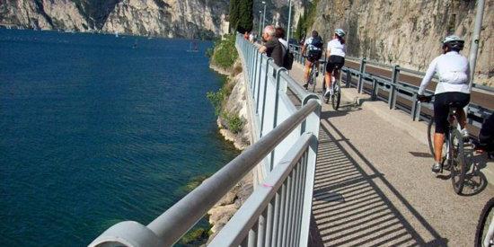 biciclettando1's tweet photo. Da Ventimiglia a Civitavecchia in bicicletta,un progetto ambizioso https://t.co/kqfxwGNv6R https://t.co/1RtOAd1u6C