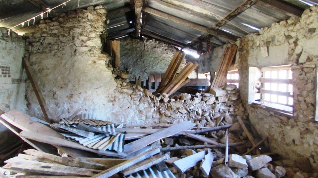 PortersProgress's tweet photo. We're building a school in rural Nepal, supporting families of porters. Many schools still not rebuilt -every event ticket sale helps! (2/2) https://t.co/2SdNrWPD5M