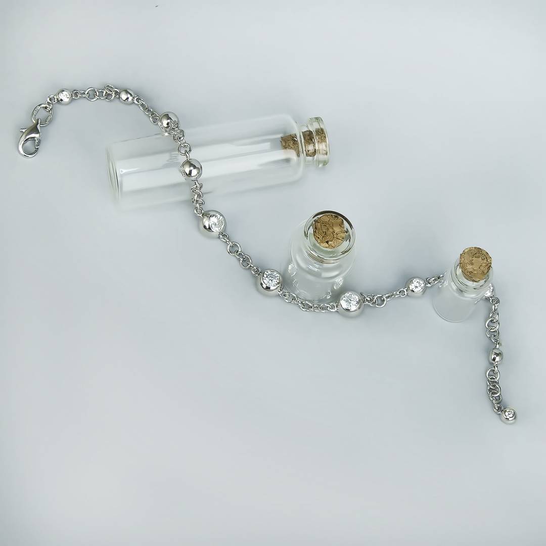 OringoShop's tweet photo. Идеально-гладкие шарики из серебра с камнями необы��ной огранки Сваровски "пьюресс". 
"Мелодия дождя"от #Oringo ☔️
https://t.co/AJSJvN6n4N https://t.co/AtDfw1cXLf