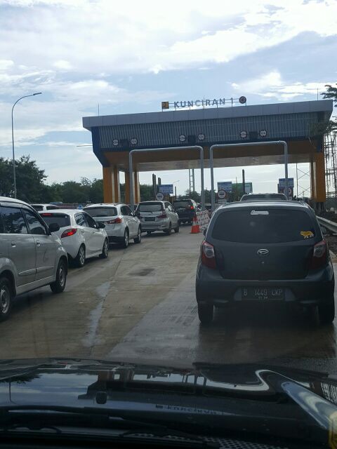 mely_705's tweet photo. Imbas keluar serpong di tutup https://t.co/6gZ3HKMWVT